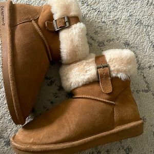 Bear paws, size 8, great condition